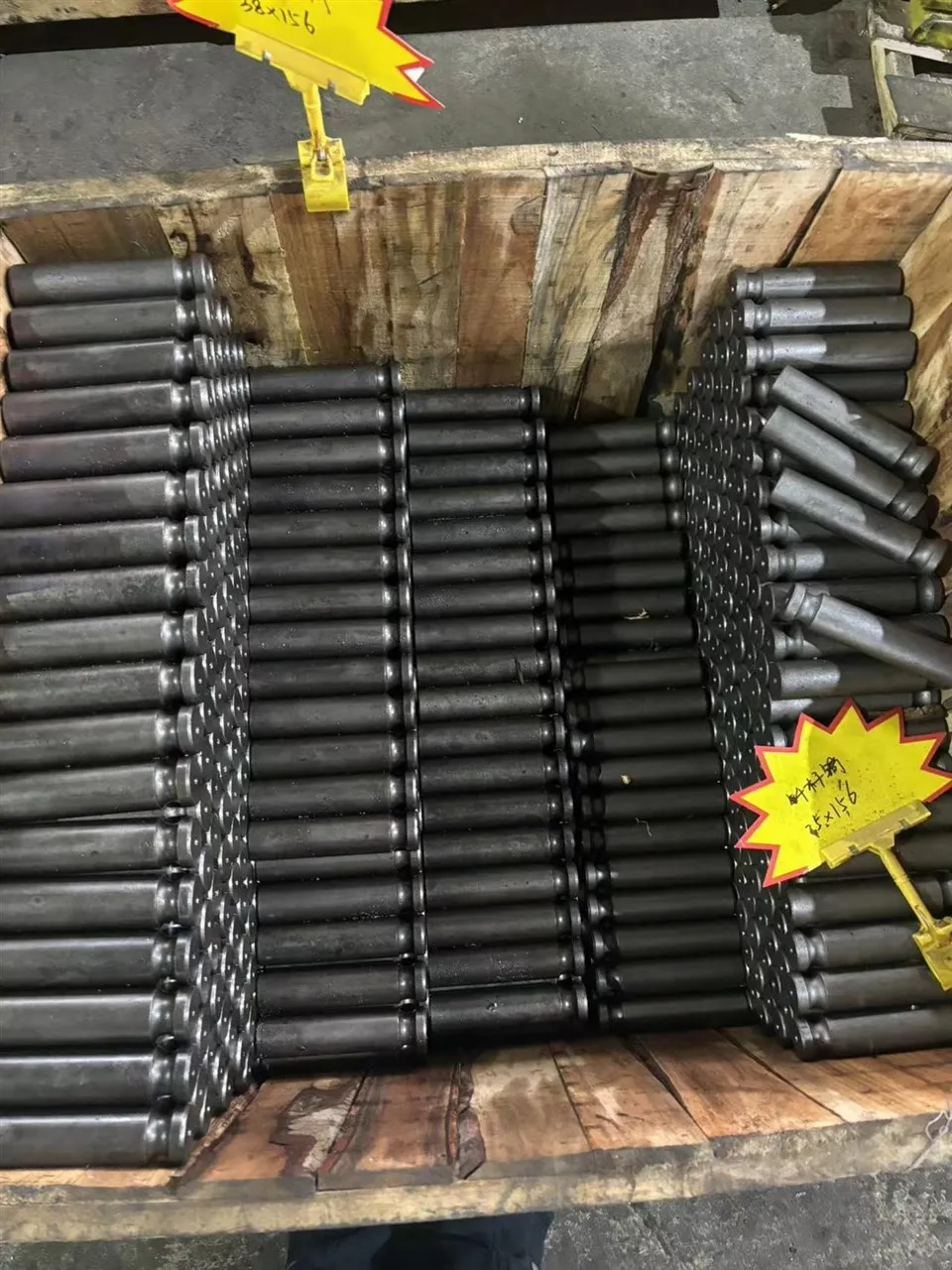 DongQiang Machinery valmistaa korkealaatuisia kivivasaran pysäytystapin varren osia SB40 SB43 SB81 SB121 HB15G HB20G HB30G HB40G