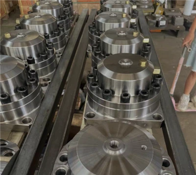 Maanshan DongQiang Machinery valmistaa korkealaatuisia hydraulisen katkaisijan varaosia HB20G SB81 SB100 SB121 SB131 SB151